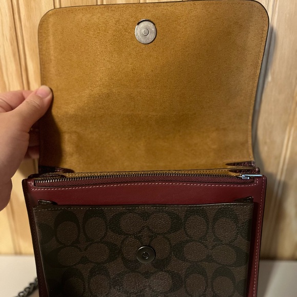 Authentic coach Small crossbody/shoulder bag- burnt orange and burgundy color - Picture 5 of 7